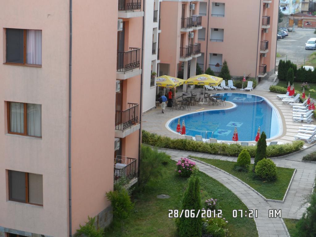 Gardenia Apartments Primorsko Luaran gambar