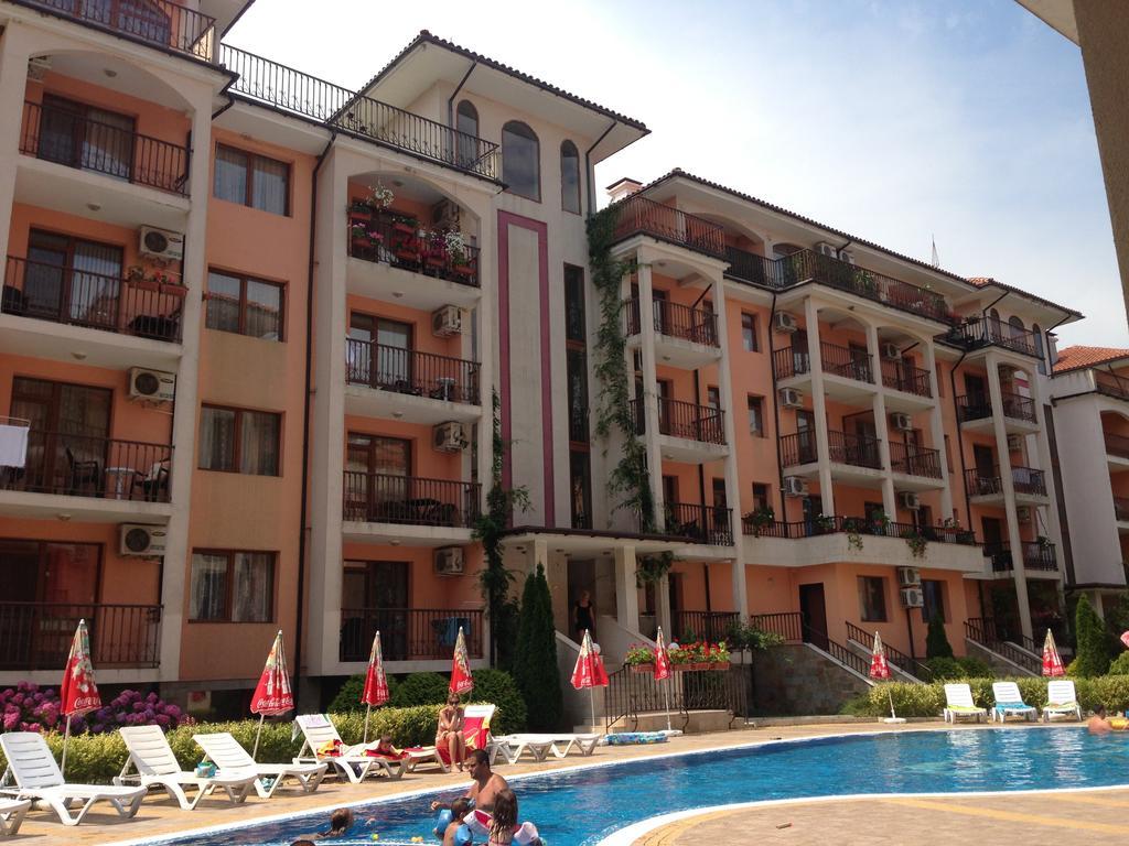 Gardenia Apartments Primorsko Luaran gambar
